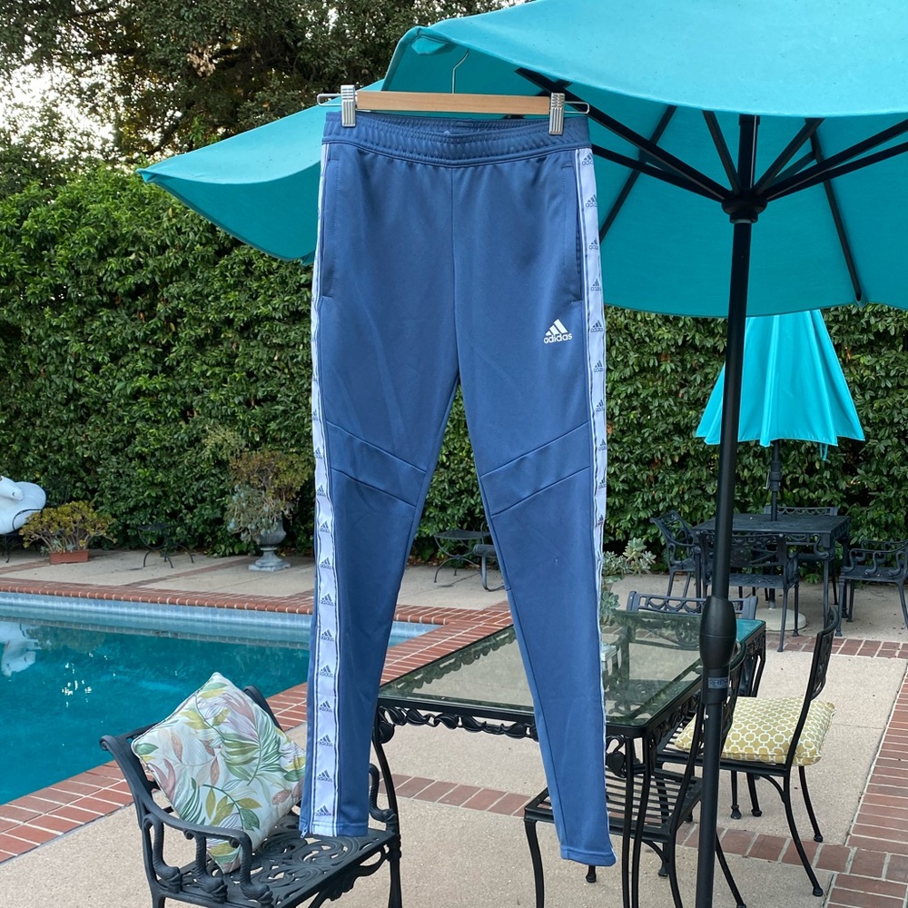 Adidas workout pants zipper pocket and ankles